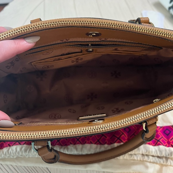 Tory Burch Robinson Purse - Picture 4 of 4